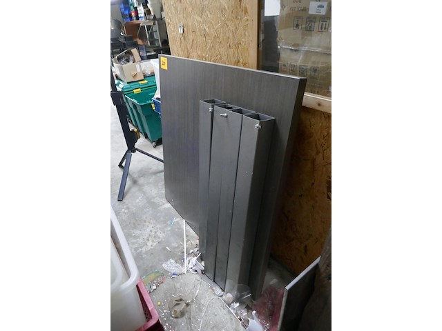Hoge tafel met balestrade - afbeelding 3 van  3