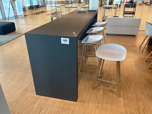 Hoge tafel met designbarkrukken hay - afbeelding 2 van  3