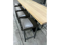Hoge tafel met krukken - afbeelding 3 van  6