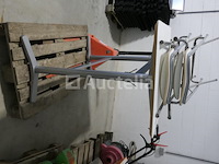 Hoge tafel, stoelen, blok met twee laden - afbeelding 5 van  7