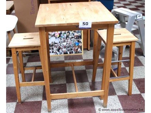 Hoge tafel vv 2 hoge krukken - afbeelding 1 van  1