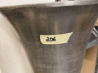 Hoge zilverkleurige vaas - afbeelding 2 van  3