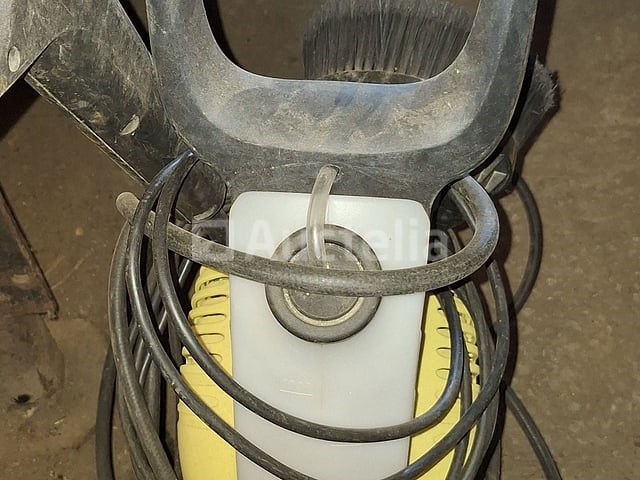 Hogedrukreiniger, hoover-stofzuiger en twee vintage interieurlampen - afbeelding 4 van  8