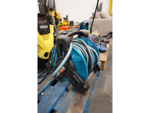 Hogedrukreiniger karcher + tuinslang op haspel gardena - afbeelding 3 van  5