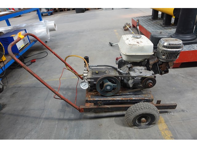Hogedrukreiniger met honda motor - afbeelding 1 van  11