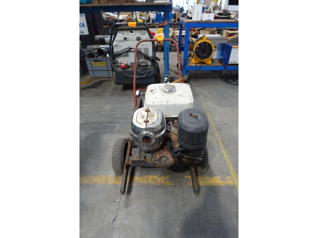 Hogedrukreiniger met honda motor - afbeelding 4 van  11