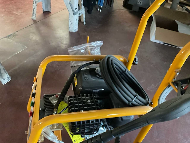 Hogedrukreiniger op benzine - afbeelding 7 van  11