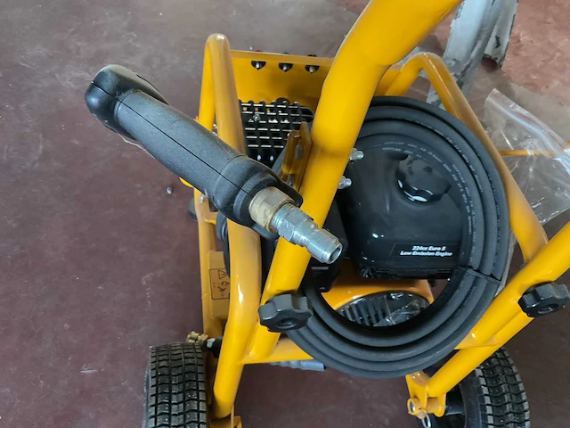 Hogedrukreiniger op benzine - afbeelding 8 van  11