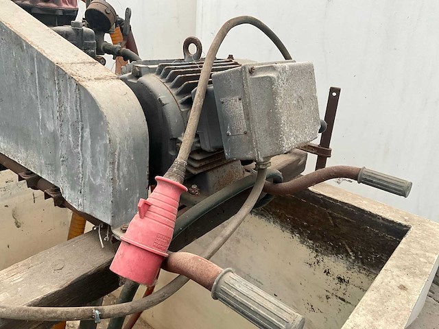 Hogedrukspuit met vat - afbeelding 1 van  13