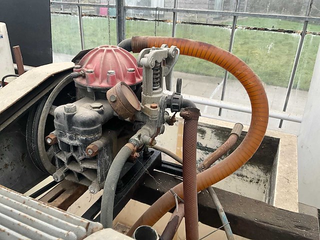 Hogedrukspuit met vat - afbeelding 6 van  13