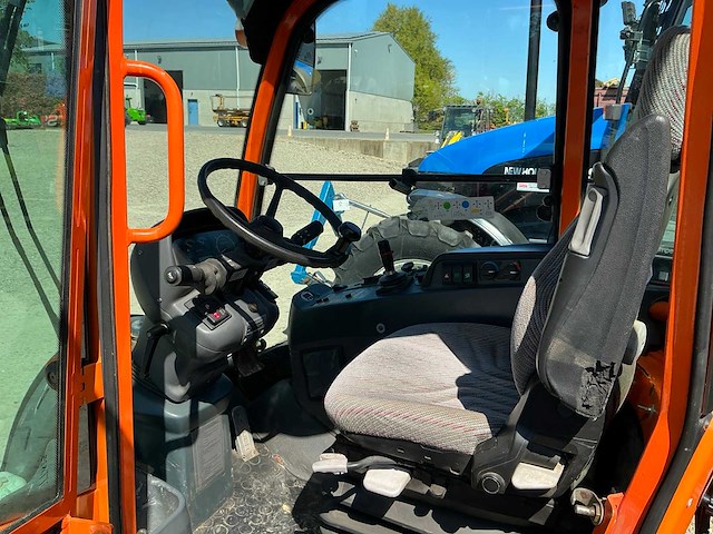 Holder c-trac 480 single cab compacte trekker/werktuigdrager - afbeelding 8 van  17