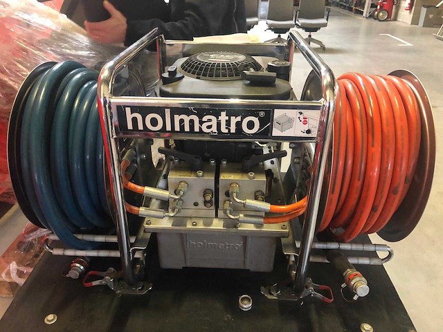 Holmatro dpu61p25 hydraulisch reddingsgereedschap met slangenhaspels - afbeelding 2 van  2