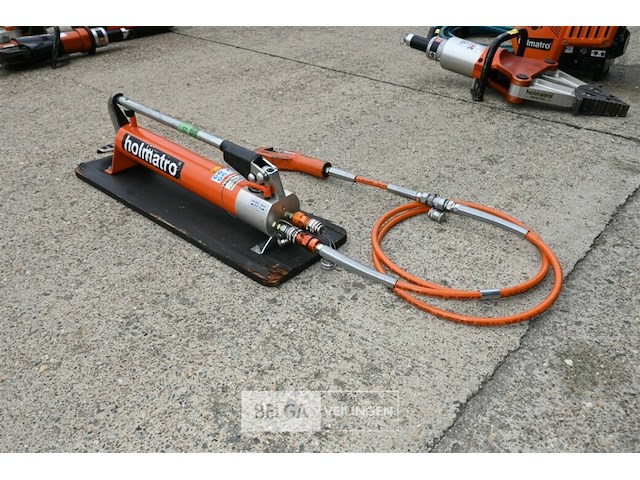 Holmatro hand/voetpomp met knipper - afbeelding 1 van  7