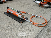 Holmatro hand/voetpomp met knipper