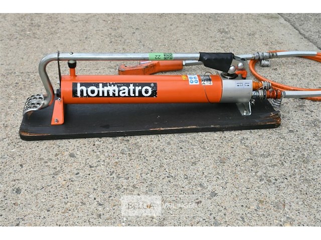 Holmatro hand/voetpomp met knipper - afbeelding 2 van  7