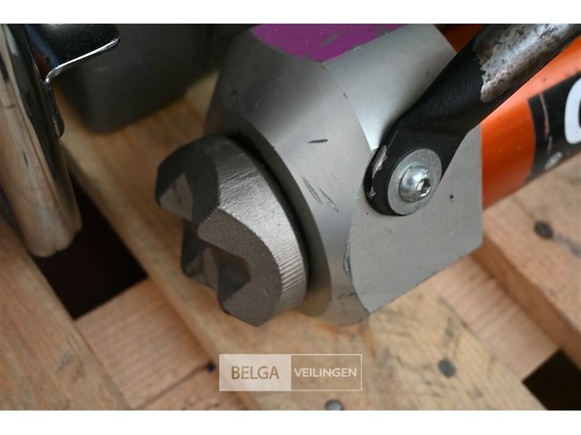 Holmatro hydraulische groep + gereedschap - afbeelding 8 van  13
