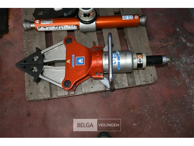 Holmatro hydraulische groep + gereedschap - afbeelding 12 van  13