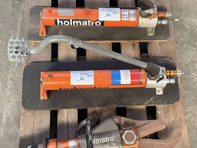 Holmatro hydraulische voetpomp - afbeelding 1 van  6
