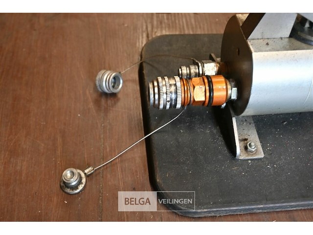 Holmatro voetpomp - afbeelding 2 van  4