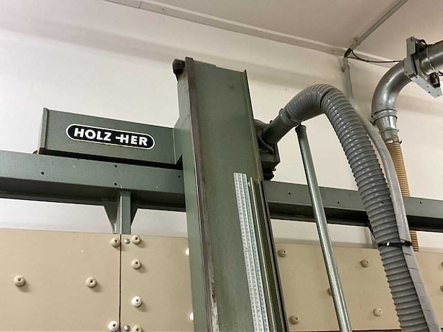 Holz-her 12 10 verticale platenzaagmachine - afbeelding 9 van  15