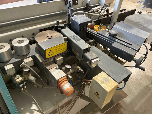 Holz-her randbandmachine / automatische randbandmachine holz-her primus 1436 se f - afbeelding 8 van  19