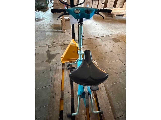 Hometrainer / fitnessfiets - afbeelding 3 van  4
