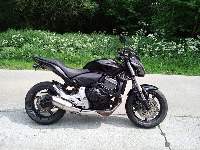 Honda - cb 600 - motorfiets - afbeelding 1 van  8