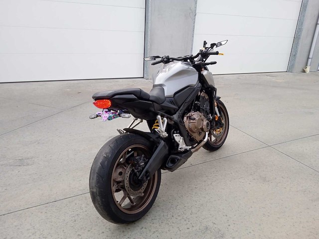 Honda - cb 650 r - motorfiets - afbeelding 15 van  18
