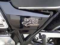 Honda - cb 750 custom - motorfiets - afbeelding 8 van  9