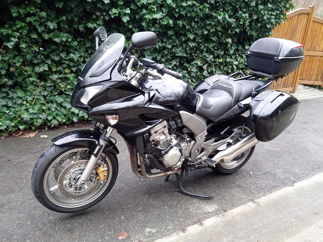 Honda - cbf 1000 - motorfiets - afbeelding 4 van  9