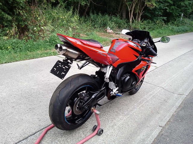 Honda - cbr 1000 rr - motorfiets - afbeelding 5 van  9