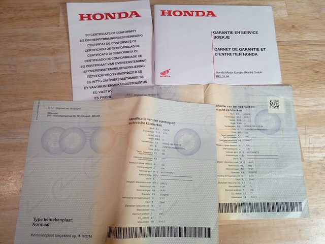 Honda - cbr 1000 xx - motorfiets - afbeelding 9 van  9