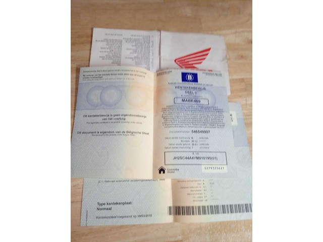 Honda - cbr 929 - motorfiets - afbeelding 3 van  3