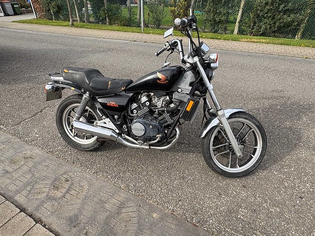 Honda - chopper - vf 500c magna - motorcycle - afbeelding 10 van  12