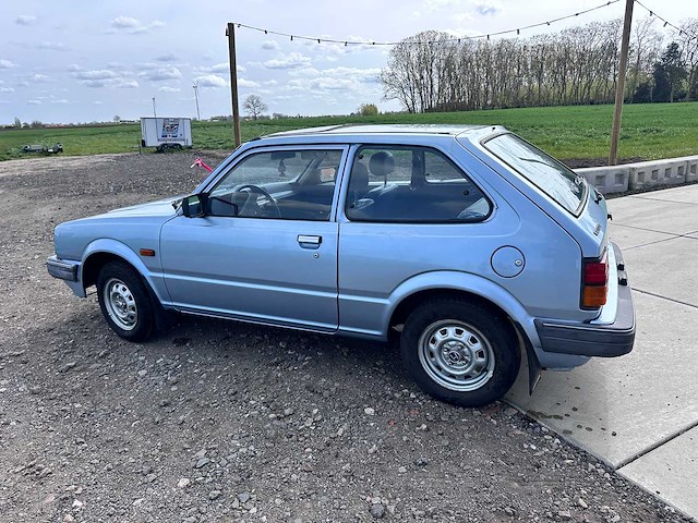 Honda - civic - oldtimer - afbeelding 3 van  26