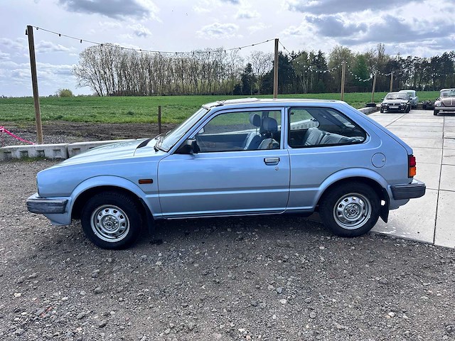 Honda - civic - oldtimer - afbeelding 4 van  26