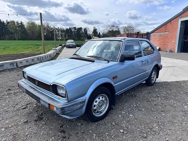 Honda - civic - oldtimer - afbeelding 5 van  26