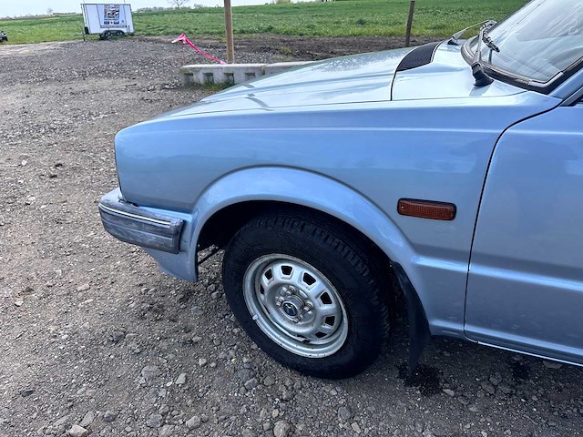 Honda - civic - oldtimer - afbeelding 8 van  26