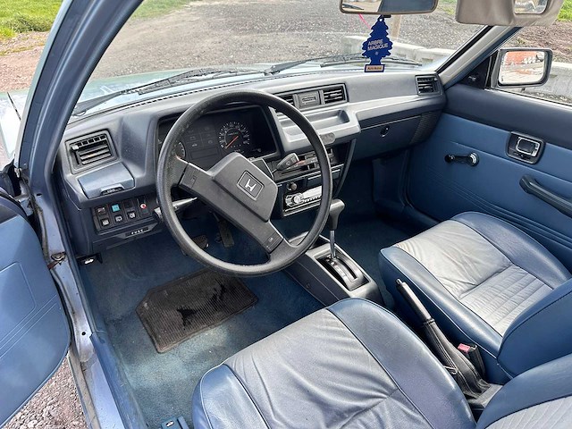 Honda - civic - oldtimer - afbeelding 17 van  26