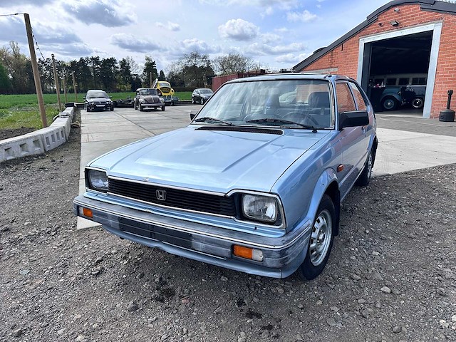 Honda - civic - oldtimer - afbeelding 12 van  26