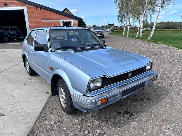 Honda - civic - oldtimer - afbeelding 21 van  26