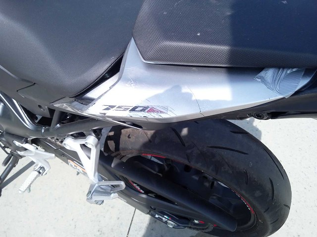 Honda - hornet cb 750 - motorfiets - afbeelding 5 van  9