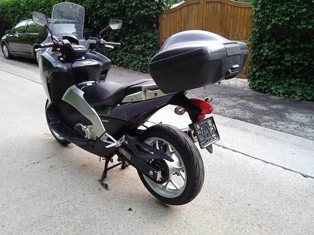 Honda - intergra nc 700 - motorfiets - afbeelding 1 van  10