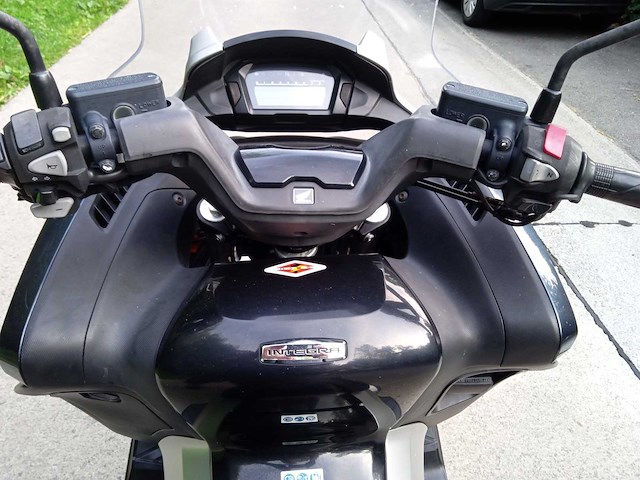 Honda - intergra nc 700 - motorfiets - afbeelding 10 van  10