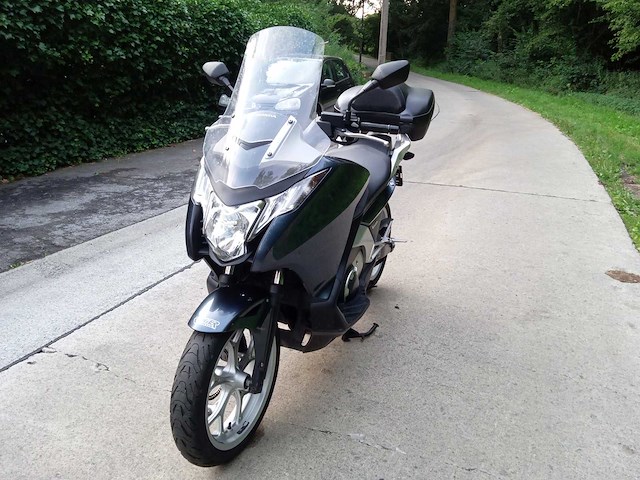 Honda - intergra nc 700 - motorfiets - afbeelding 4 van  10