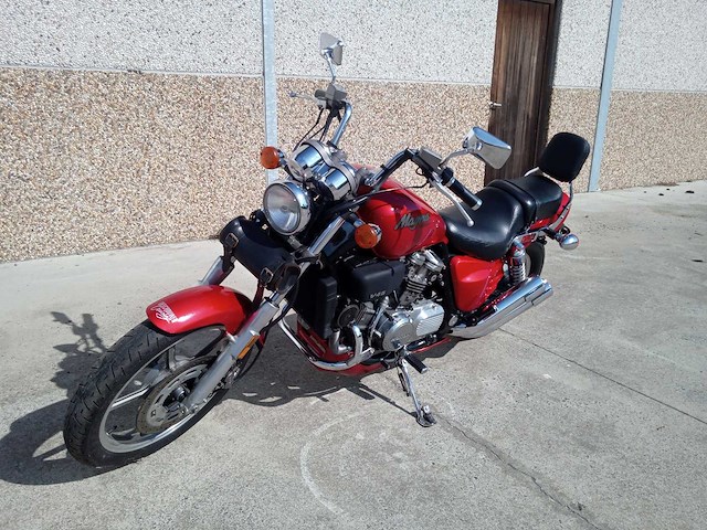 Honda - magna 750 - motorfiets - afbeelding 7 van  9