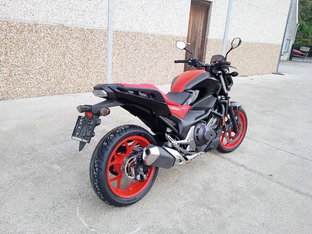Honda - nc 750 sd - motorfiets - afbeelding 4 van  8