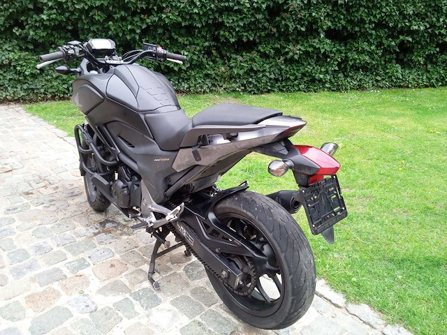 Honda - nc 750x - motorfiets - afbeelding 7 van  8
