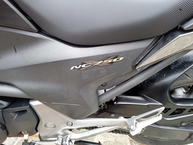 Honda - nc 750x - motorfiets - afbeelding 8 van  8
