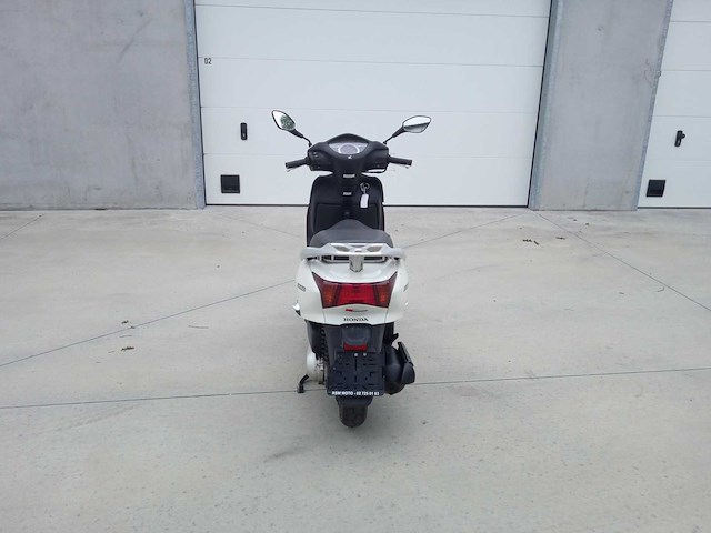 Honda - nhx 110 - motorfiets - afbeelding 6 van  8